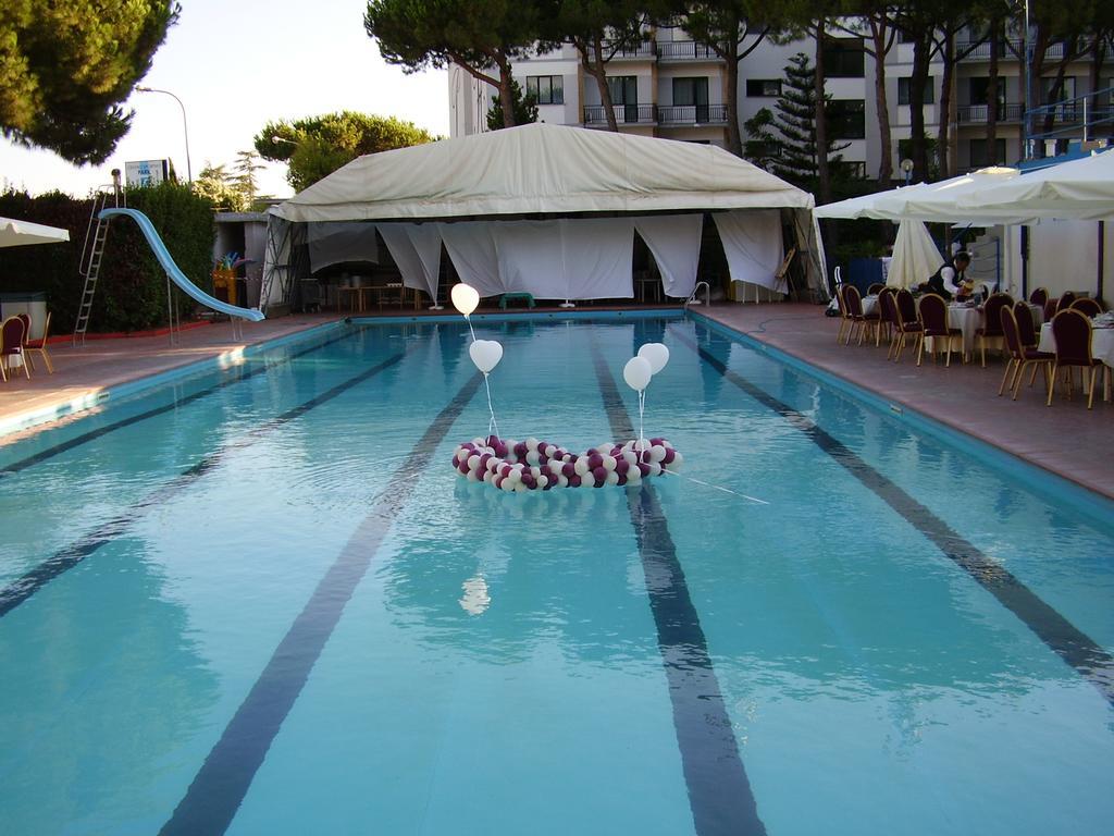 Park Hotel Latina Exterior photo