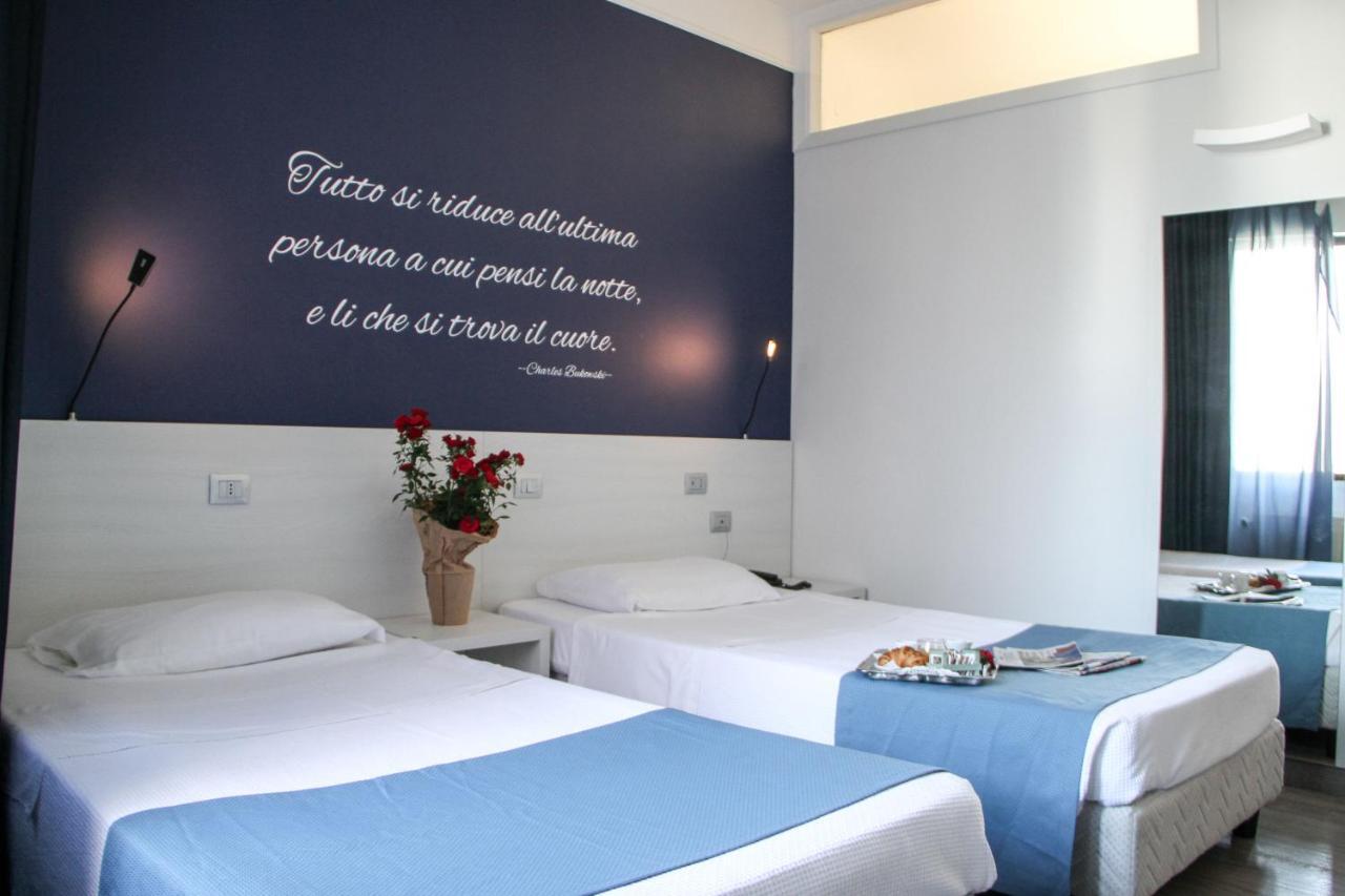 Park Hotel Latina Exterior photo